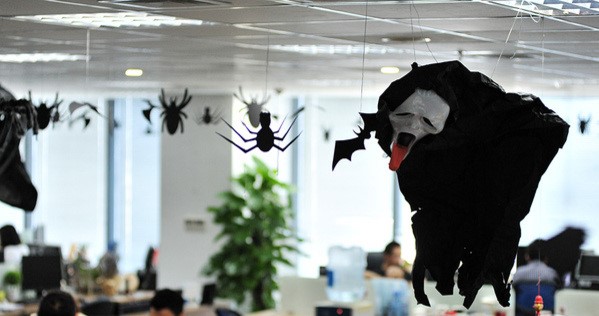 Ý tưởng trang trí Halloween cho văn phòng (Nguồn: Internet)