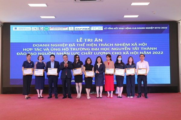 Lễ Tổng kết hoạt động CLB Doanh nghiệp Trường ĐH Nguyễn Tất Thành năm 2022 và Lễ ký kết hợp tác với các đối tác Chiến lược