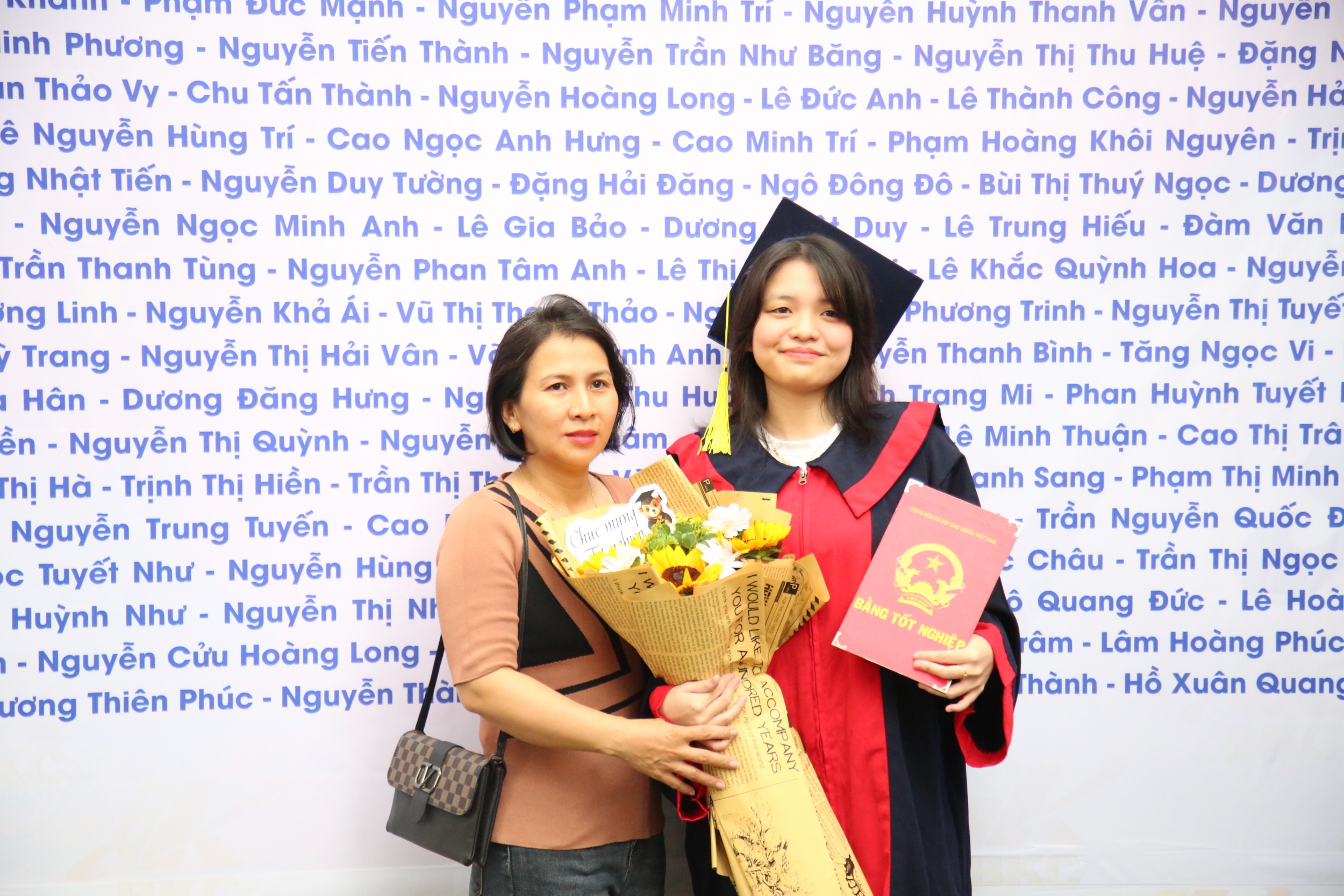 Lễ tốt nghiệp ghi dấu nỗ lực của sinh viên, mở ra hành trình sự nghiệp mới.