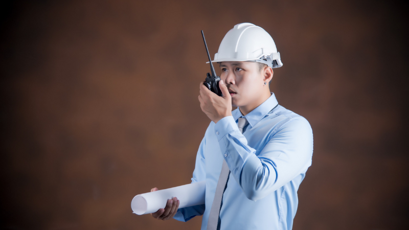 Giám sát công trình kiểm tra tiến độ và chất lượng thi công tại công trường xây dựng