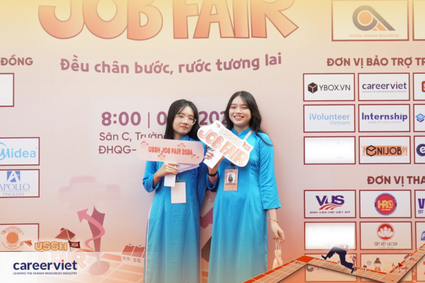 USSH Job Fair 2024 | Hơn 5000 sinh viên KHXH&NV tham gia kết nối với nhà tuyển dụng tại Ngày hội việc làm 2024