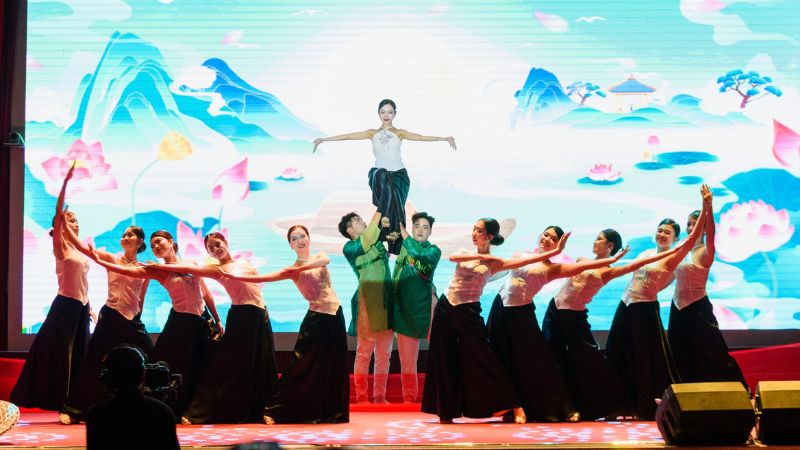 Tiết mục trong “Kỳ Hành Kỳ Duyên” thể hiện sức trẻ và sáng tạo của sinh viên Báo chí