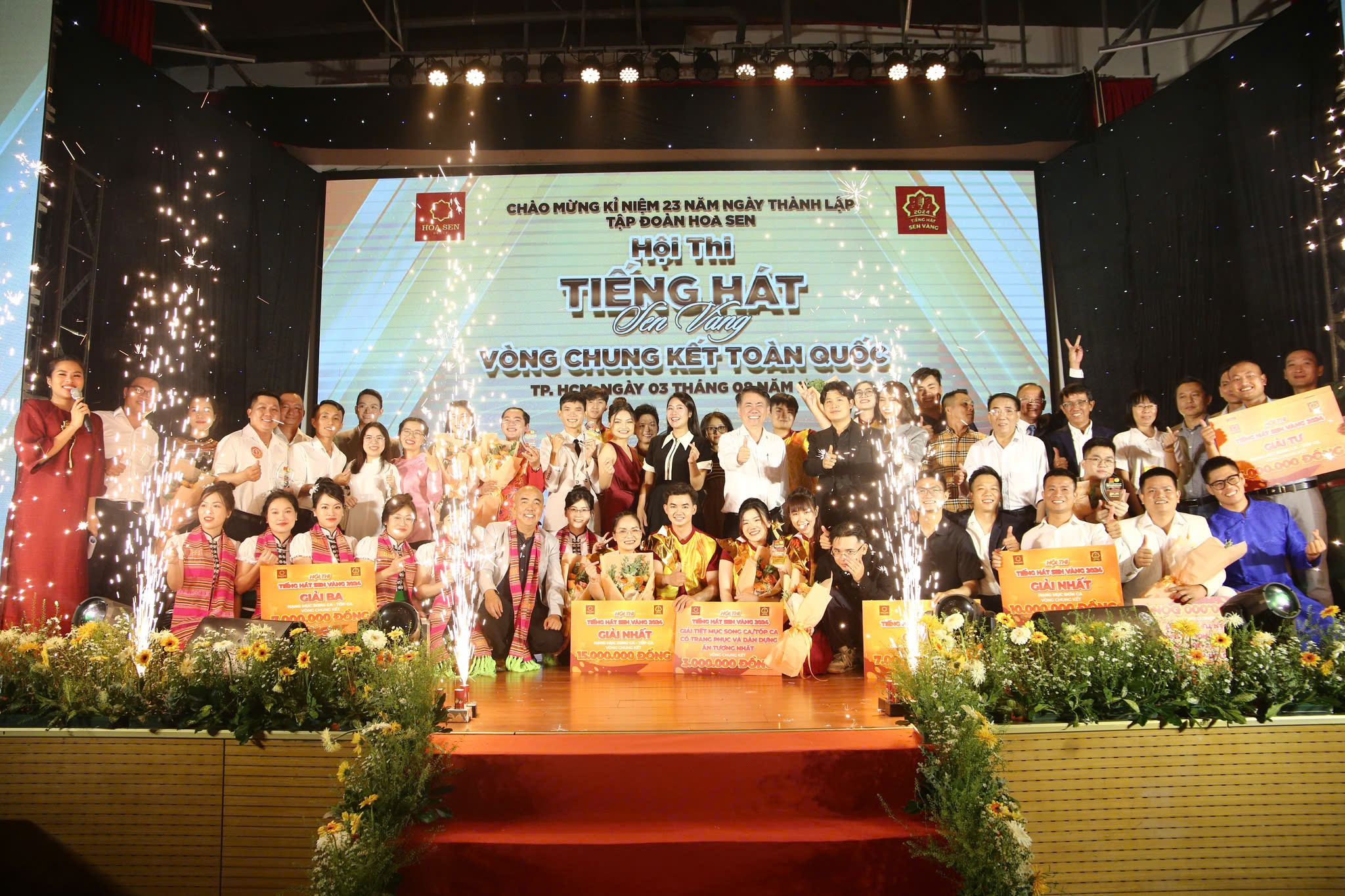 Vòng Chung kết Hội thi “Tiếng hát Sen Vàng 2024” đã để lại kỷ niệm sâu sắc cho Ban Lãnh đạo, Ban Giám khảo và nhân viên tham gia