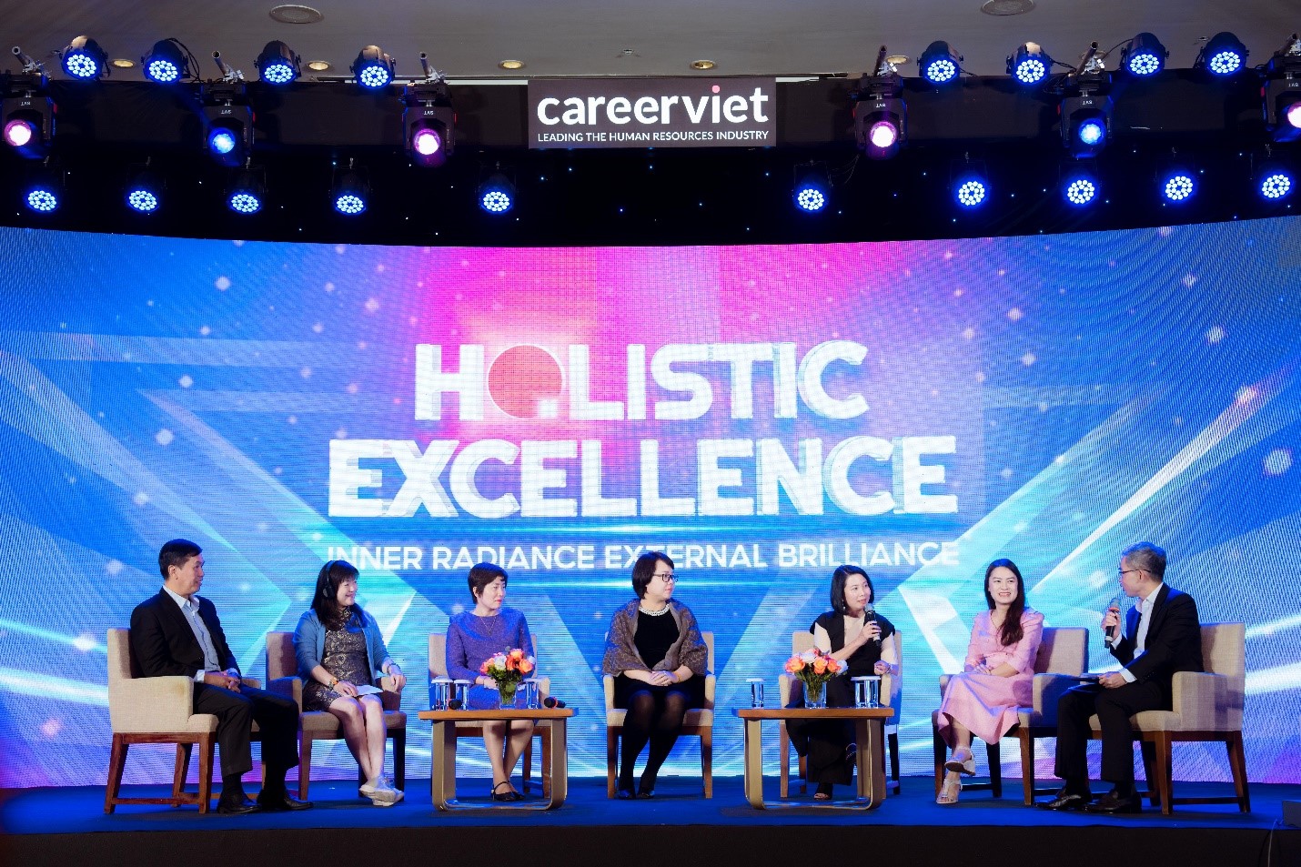 Cùng các nữ tướng bàn chuyện về xây dựng thương hiệu tuyển dụng và văn hóa doanh nghiệp tại sự kiện Holistic Excellence