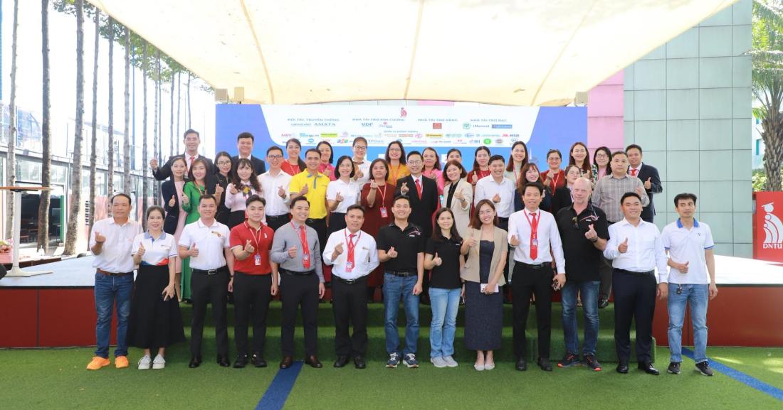 Job Fair DNTU 2026 đã tạo không gian kết nối giữa doanh nghiệp, nhà trường và sinh viên. Nguồn: DNTU