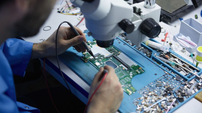 Nhu cầu nhân lực của điện tử viễn thông đang tăng mạnh (Nguồn: Internet)