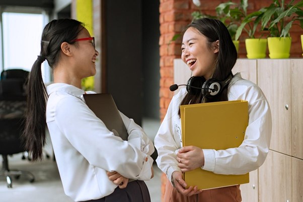 Chia sẻ câu chuyện của mình và kết bạn với người mới