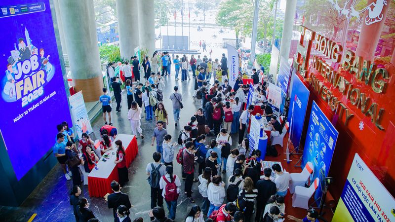 Ngày hội thu hút nhiều sự quan tâm từ các bạn sinh viên