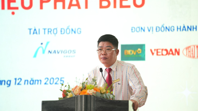 Đại diện trường Đại học Tôn Đức Thắng phát biểu trong Ngày hội tuyển dụng