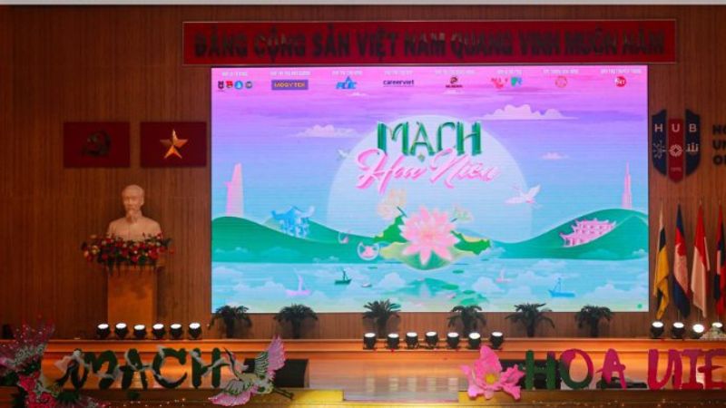 Chương trình Chào đón Tân Sinh Viên “Mạch Hoa Niên” - Trường Đại học Ngân Hàng TP.HCM