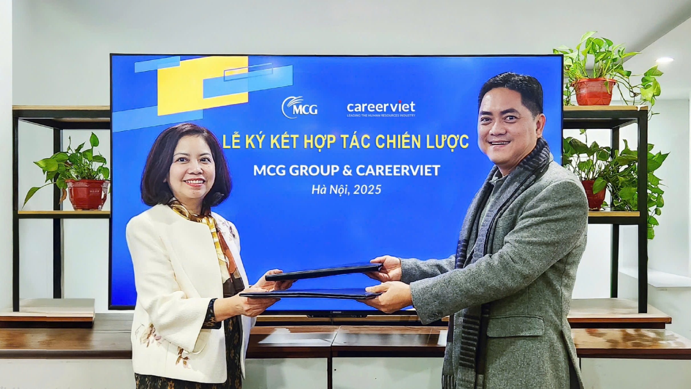 Đại diện CareerViet và MCG Group ký kết hợp tác mở ra nhiều định hướng chiến lược sắp tới