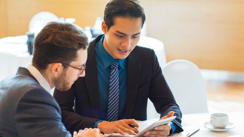 Cách duy trì không khí trao đổi là một trong những yếu tố quyết định thành công của thương lượng. (Nguồn: Internet).