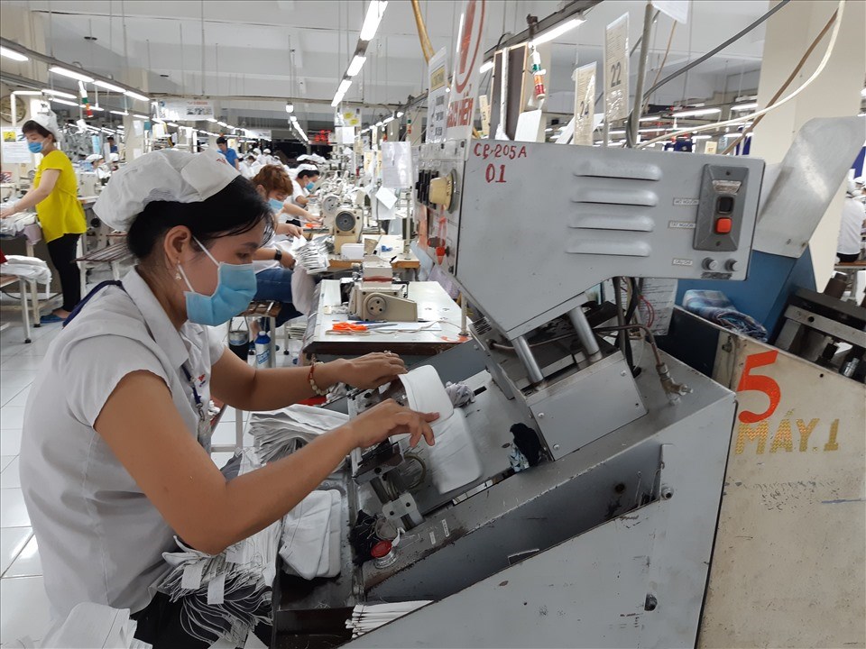 Từ năm 2022, lao động nữ làm việc trong điều kiện bình thường sẽ nghỉ hưu ở độ tuổi 55 + 8 tháng.