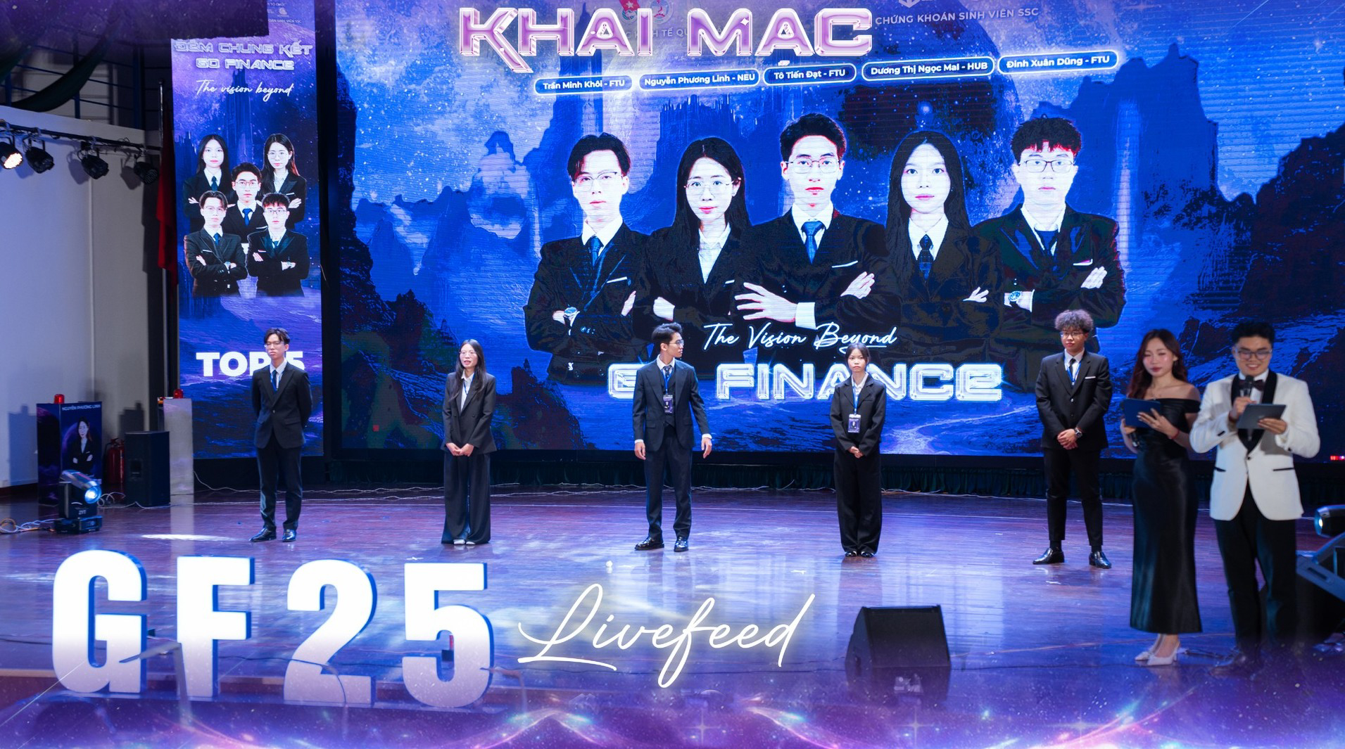 Không khí khai mạc sôi động của Đêm Chung kết Go Finance 2025 – The Vision Beyond tại Hội trường A2, Đại học Kinh tế Quốc dân