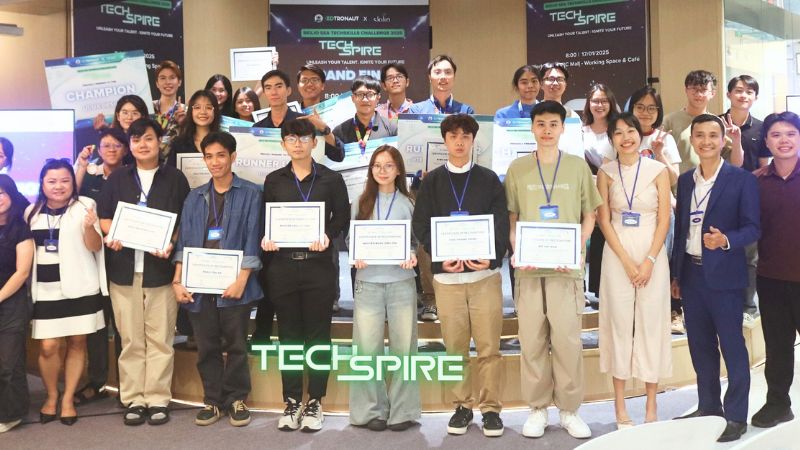 Những cá nhân nổi bật nhất và ban giám khảo ở từng lĩnh vực của cuộc thi: UI/UX Design, AI & Data Science và Web & Mobile Programming