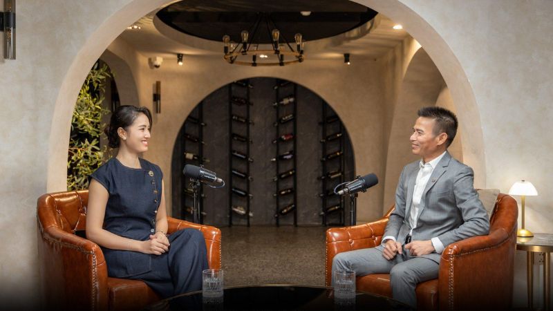 Anh Vĩnh Viễn và Host Thu Bình trong chương trình Lãnh đạo kiến tạo (Nguồn: Vietsuccess)