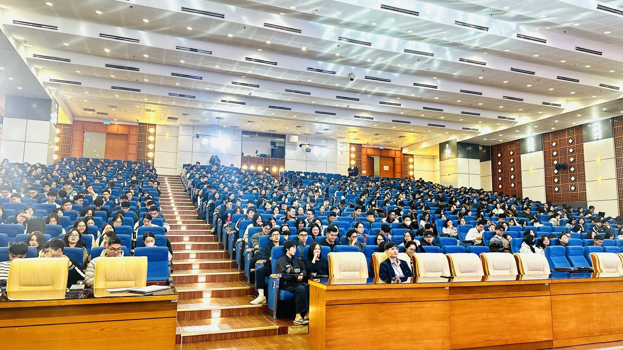 Chương trình thu hút hơn 700 sinh viên năm cuối khối ngành kinh tế tham gia sự kiện