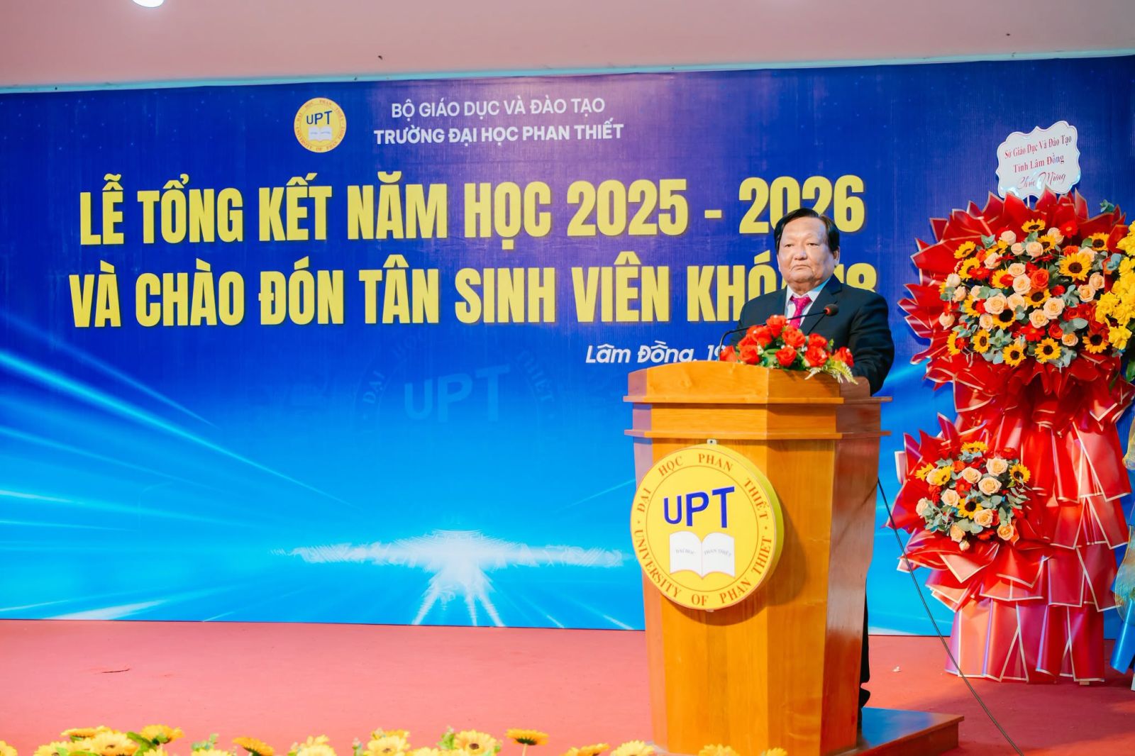 PGS.TS.NGƯT. Võ Khắc Thường, Chủ tịch Hội đồng trường, Hiệu trưởng Trường Đại học Phan Thiết phát biểu. Nguồn: UPT