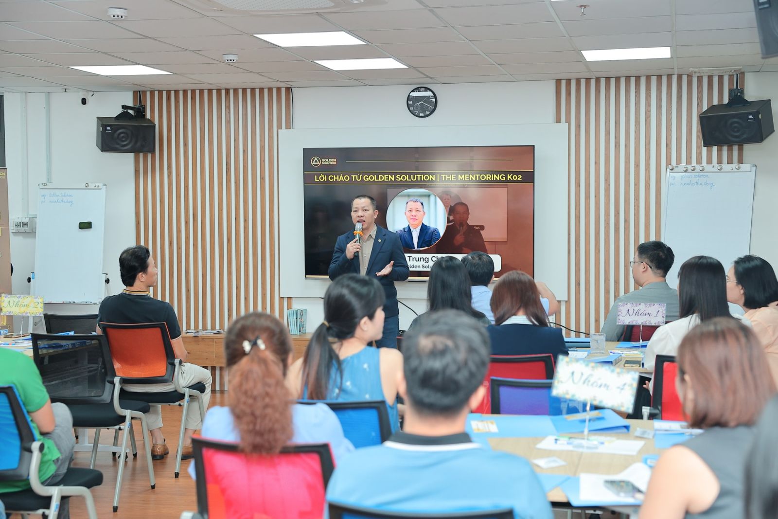 Anh Lê Trung Chính - CEO Golden Solution, đại diện đơn vị triển khai chương trình The Mentoring, chia sẻ về định hướng phát triển giải pháp mentoring như một chiến lược xây dựng đội ngũ kế thừa bền vững trong doanh nghiệp Việt Nam