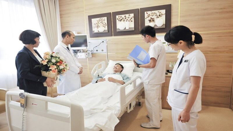 Mức lương và cơ hội nghề nghiệp của bác sĩ nội trú