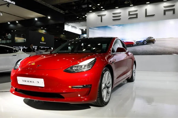 Các ông lớn ngành bán dẫn điêu đứng trước dự định mới của Tesla