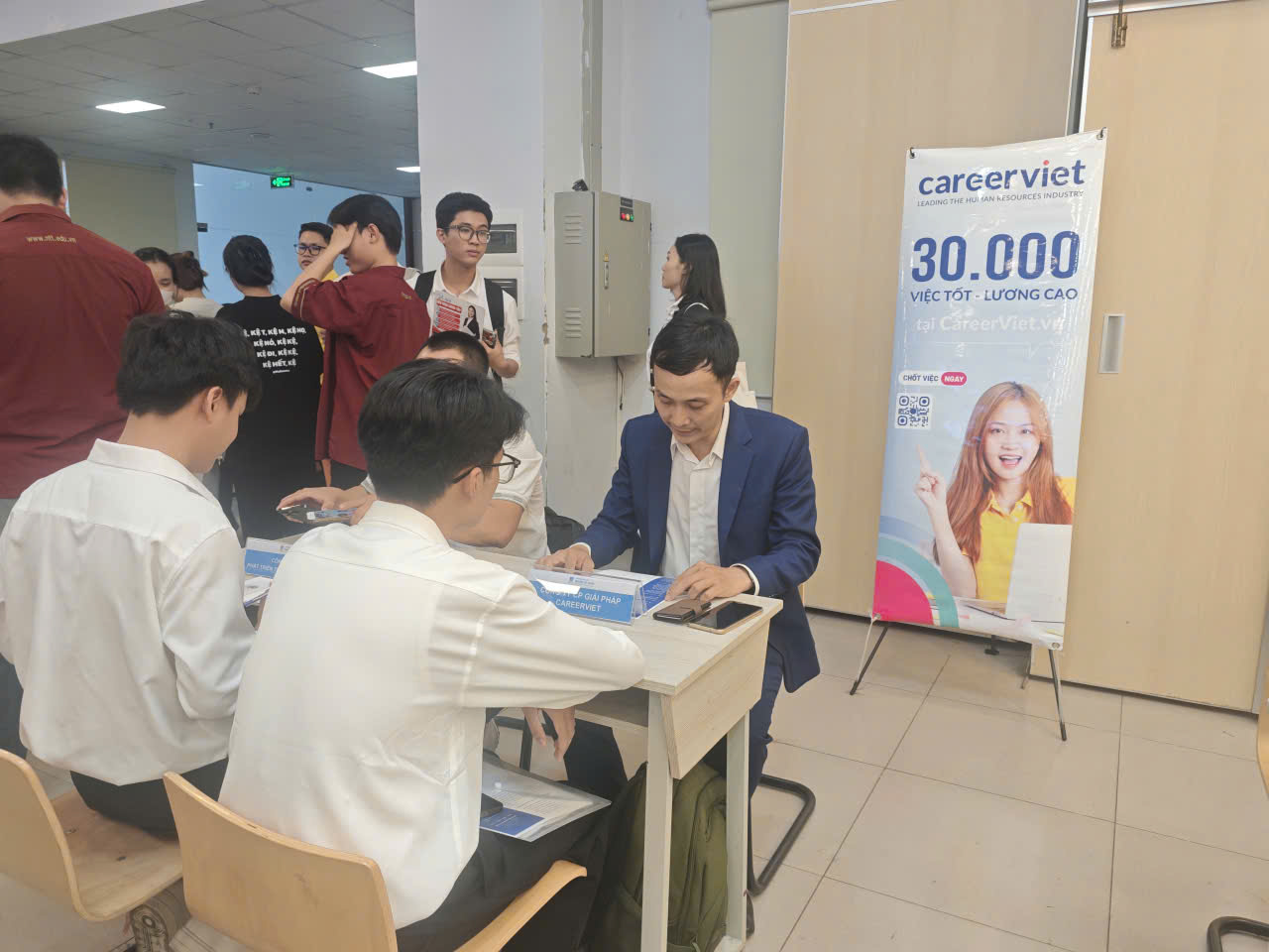 CareerViet đồng hành cùng thế hệ trẻ trên hành trình sự nghiệp