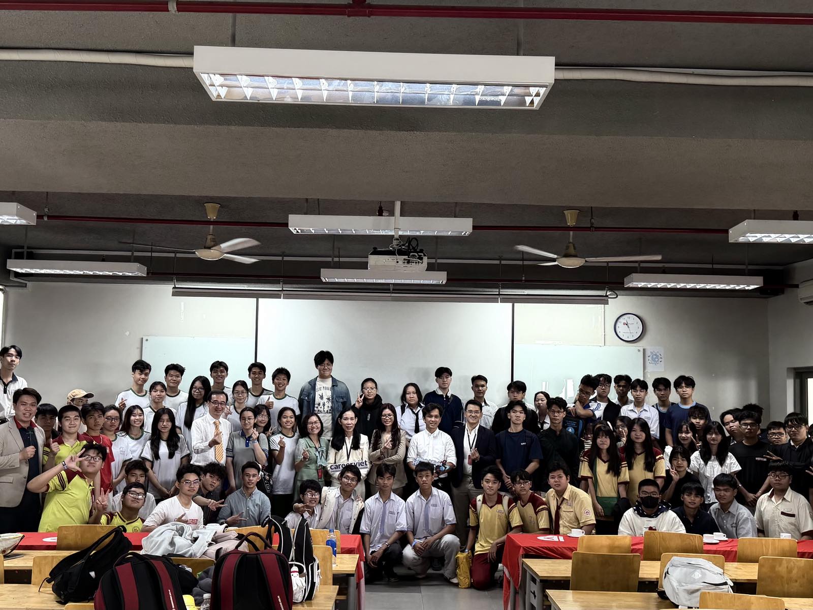 CareerViet Mang Góc Nhìn Thực Tiễn Đến Gần Hơn Với Học Sinh