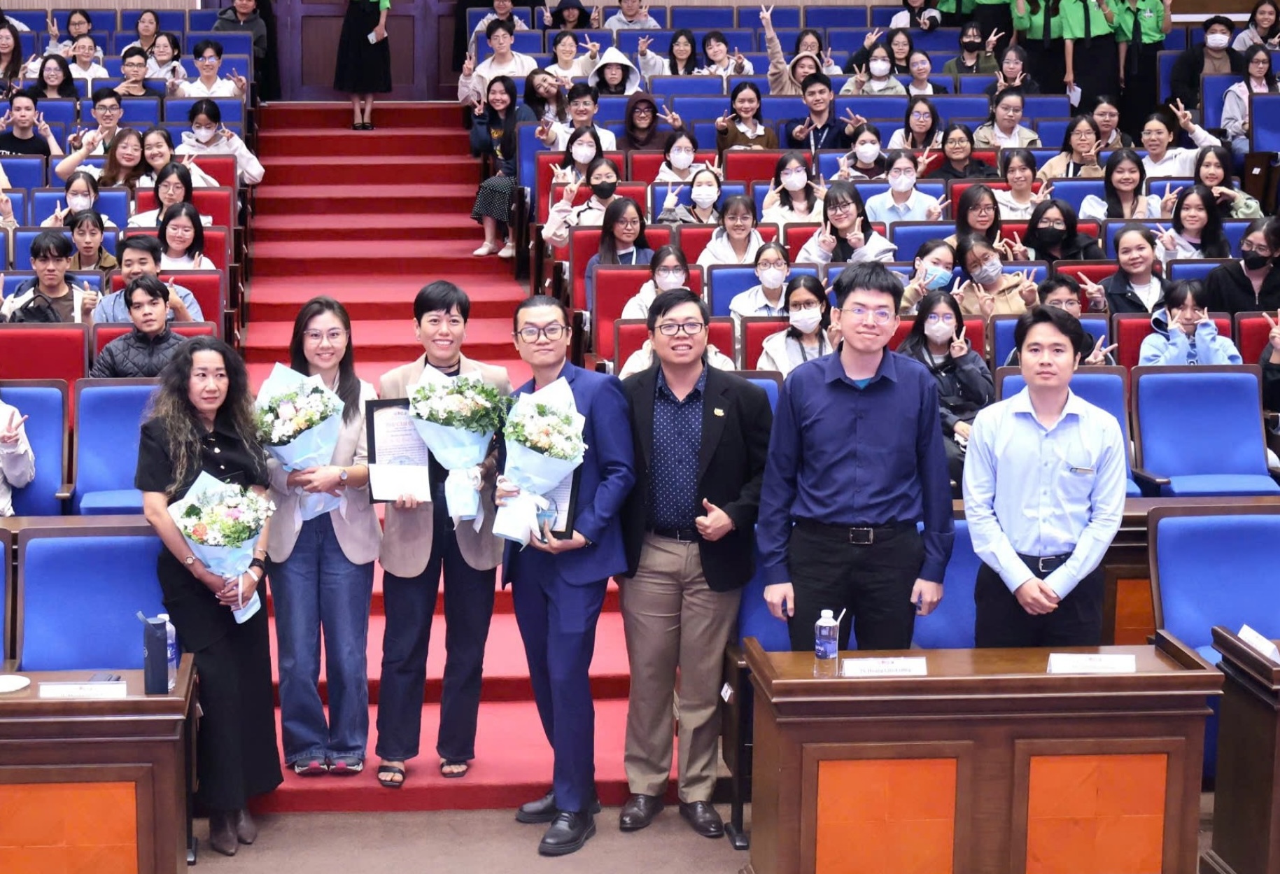 Thu hút đông đảo sinh viên tham gia