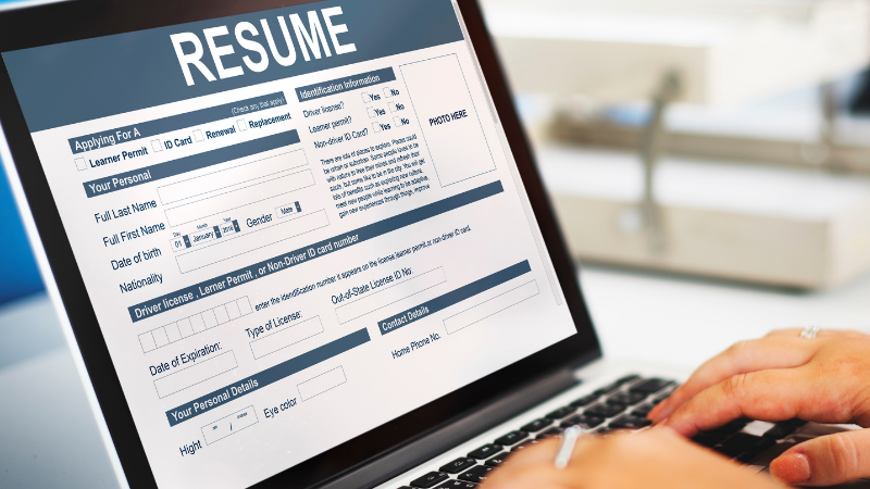 Kiểm tra các mục quan trọng của CV. Nguồn: Internet