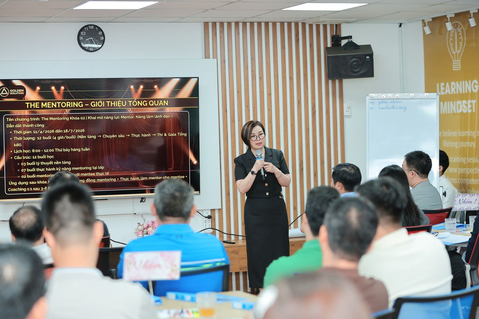 Chị Lê Dương Tường Vy chia sẻ góc nhìn cá nhân về chương trình The Mentoring