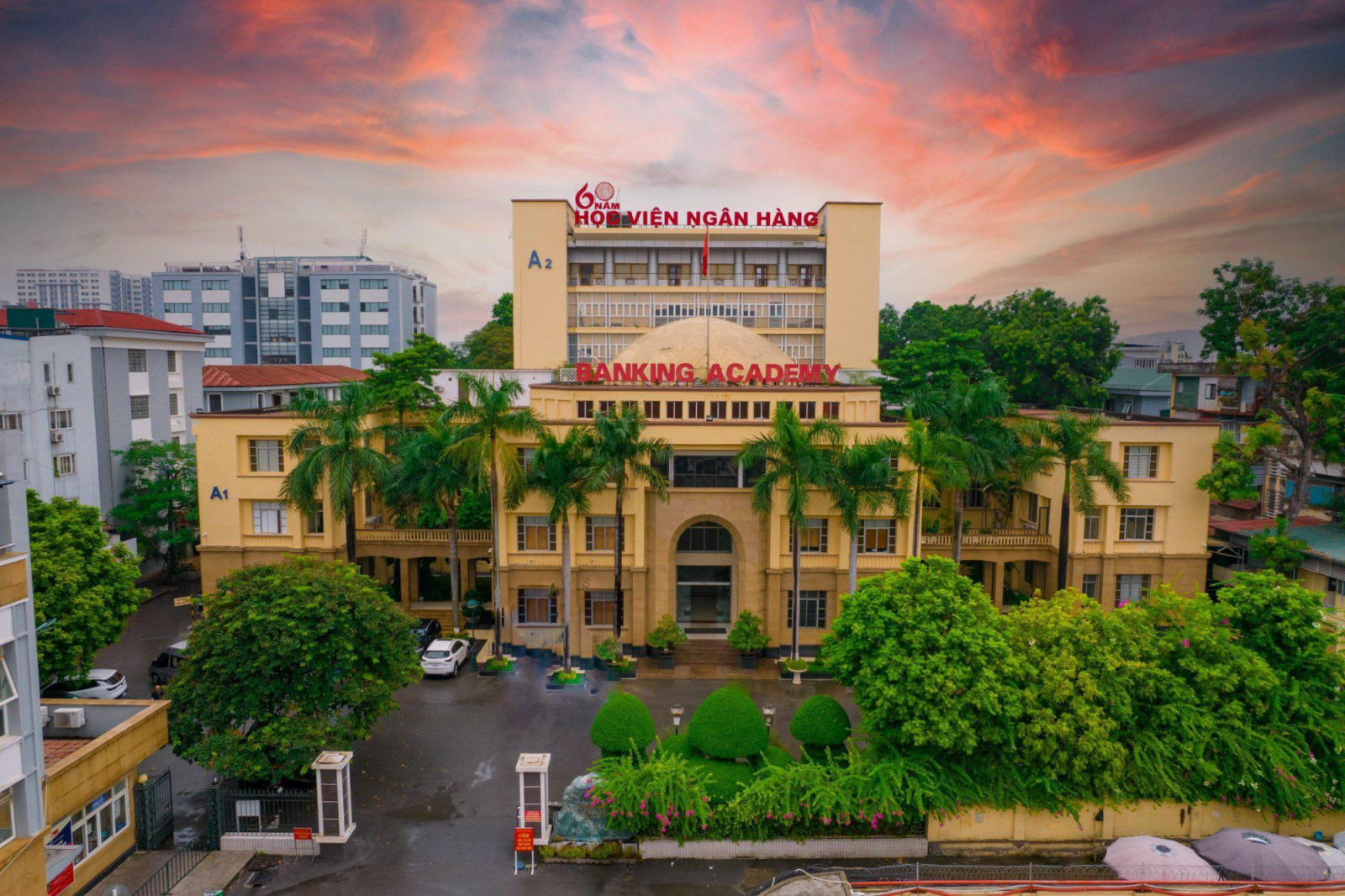 Học viện ngân hàng
