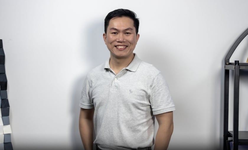 “Muốn giữ chân thực khách, người làm ẩm thực cần tạo được trải nghiệm trọn vẹn ở cả 5 giác quan: từ khẩu vị hài hòa, ghế ngồi thoải mái, đến cả âm thanh, ánh sáng tại nhà hàng đều phải kết nối được với cảm xúc của họ.” - Anh Lê Thái Hoàng chia sẻ
