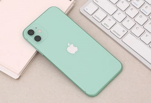 Giai đoạn ảm đạm nhất năm, điện thoại iPhone ào ào giảm giá, chiếc smartphone bị "khai tử" vẫn vô cùng "ăn khách"