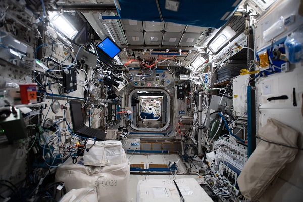 Hé lộ kế hoạch ''kéo'' trạm vũ trụ quốc tế ISS về Trái Đất để phá hủy của NASA