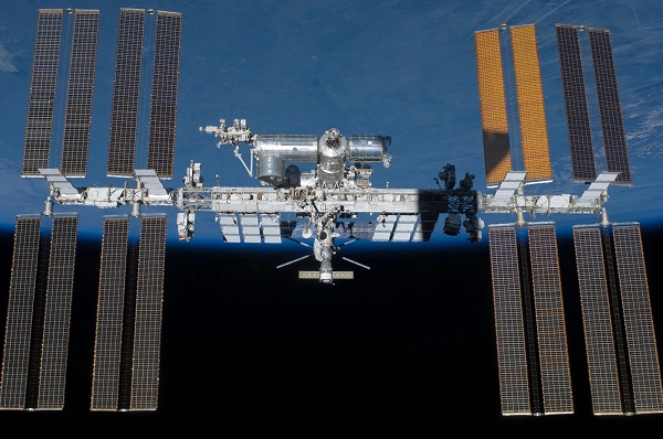 Hé lộ kế hoạch ''kéo'' trạm vũ trụ quốc tế ISS về Trái Đất để phá hủy của NASA