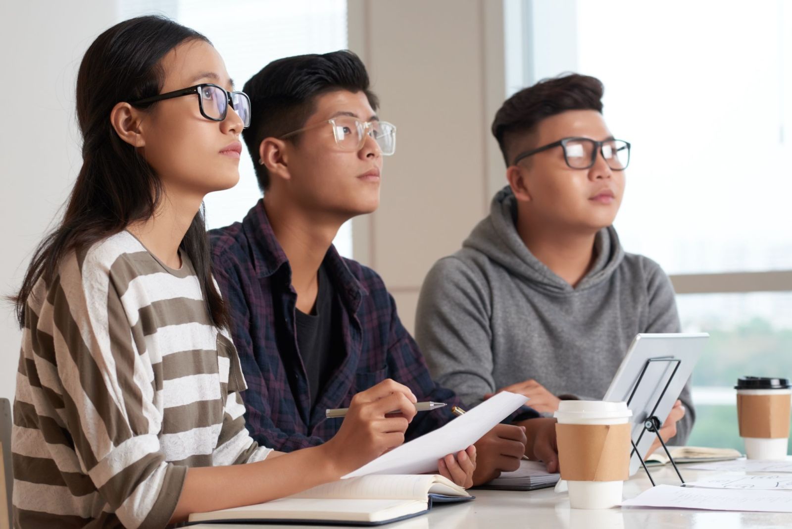Khi thành công của bạn bè trở thành áp lực. Nguồn: Sưu tầm