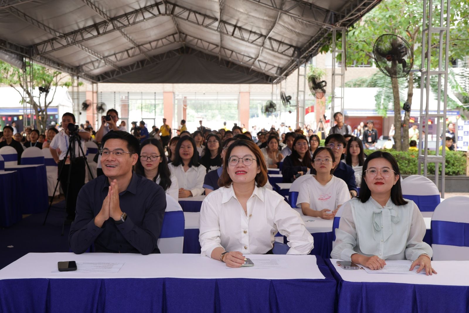 Đông đảo Thầy, Cô, khách mời cùng các bạn sinh viên tham gia Ngày hội. Nguồn: USSH