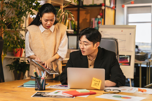 Khi sự nghi ngờ lan ra như rễ cây trong tổ chức