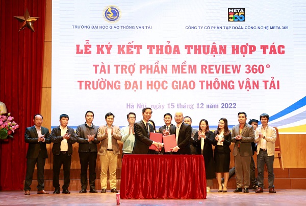 Lễ ký kết thỏa thuận hợp tác tài trợ Cổng thông tin việc làm và Phần mềm Review UTC 360