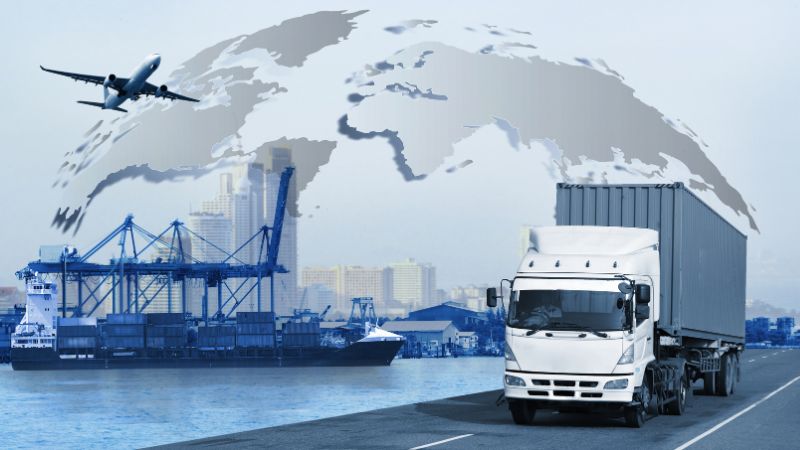 Các sinh viên không chỉ được học các kiến thức về logistics là gì mà còn được đi thực tế