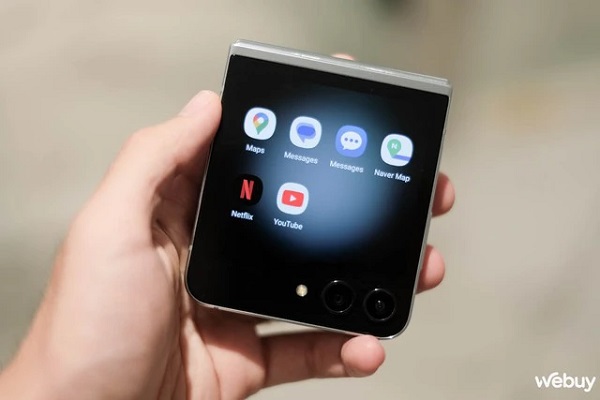 Màn hình phụ Flex Window trên Galaxy Z Flip5 làm được gì: Xem được cả YouTube, Netflix