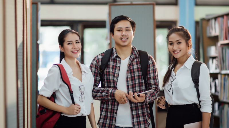 Việc lựa chọn khối thi phù hợp giúp học sinh xây dựng nền tảng thiết yếu để phân tích dữ liệu, đánh giá thị trường và quản trị các dự án kinh doanh quốc tế.