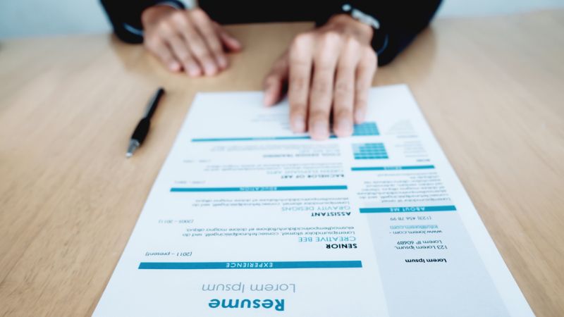Cách bạn dùng từ trong CV sẽ quyết định cách nhà tuyển dụng cảm nhận (Nguồn: Internet).