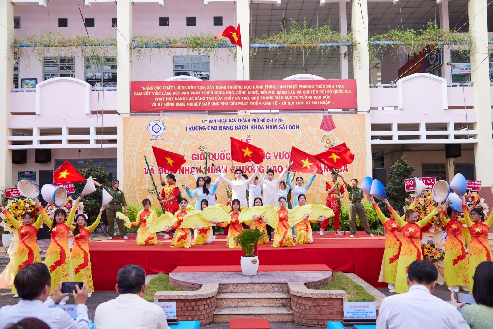Những Tiết Mục Và Hoạt Động Nổi Bật Khắc Họa Tinh Thần Dân Tộc