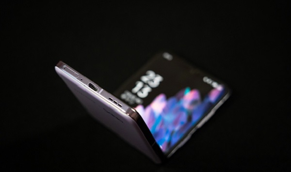 OPPO ra mắt smartphone gập giống Galaxy Z Flip nhưng có màn hình lớn hơn, giá từ 20,2 triệu đồng