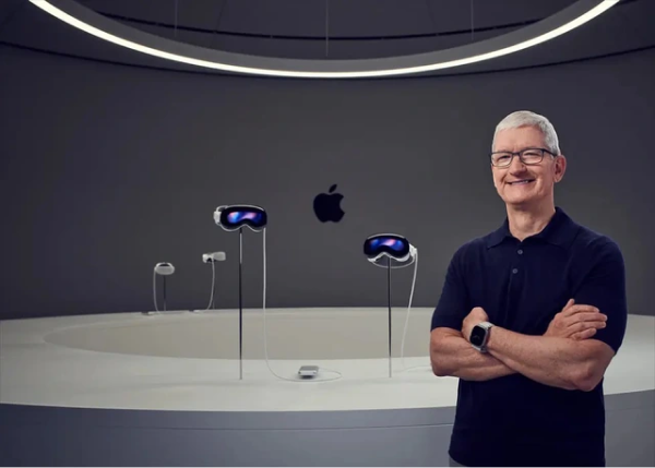 Ra mắt đã lâu nhưng đến hôm nay CEO Apple Tim Cook mới dám đăng ảnh đeo Vision Pro
