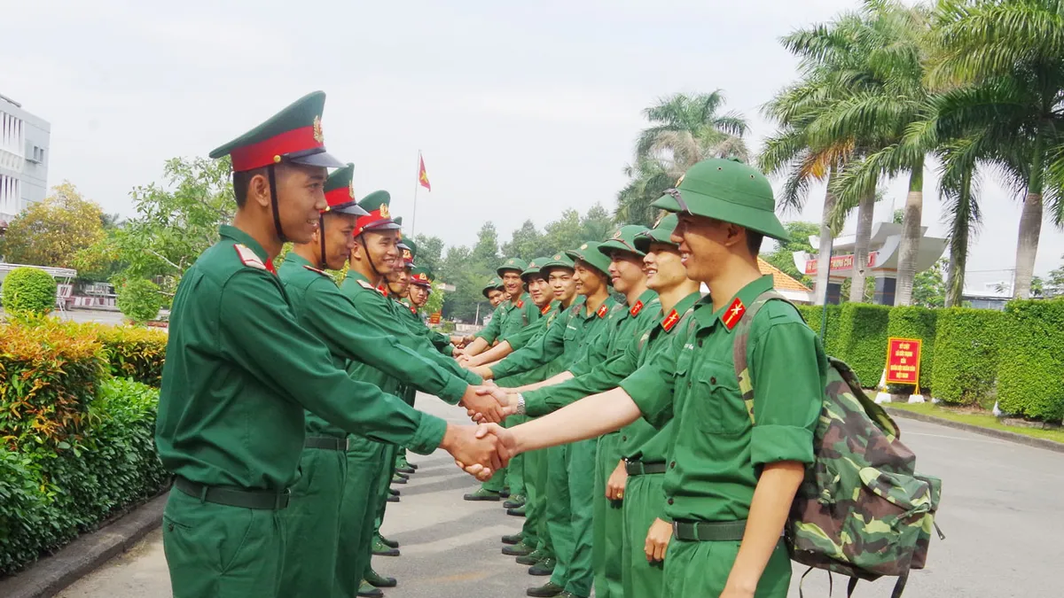 Sĩ quan là chính là chức danh chỉ các cán bộ thuộc Lực lượng Vũ trang của một quốc gia có chủ quyền 