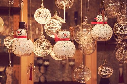 Những quả châu được thiết kế hình người tuyết dành riêng cho mùa Noel