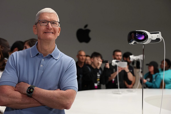 Tuyên bố dùng kính Apple Vision Pro mỗi ngày, CEO Tim Cook bị người dùng nghi 