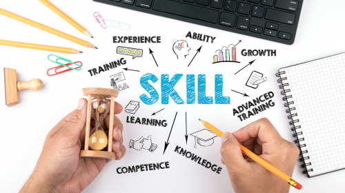 Hiện tượng suy giảm giá trị của tri thức trong kỷ nguyên số. Nguồn: Internet